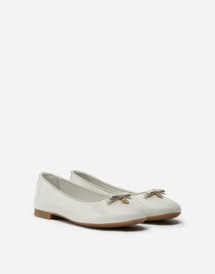 Dolce and Gabbana Shoes 2438 Children Patent Leather Ballet Flats With Charm White