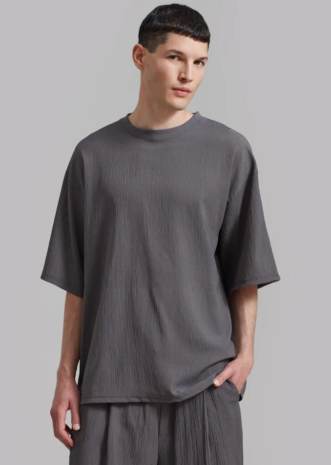 The Frankie Shop Tops Eliott Crinkle Tee 8211 Charcoal 8211 Men